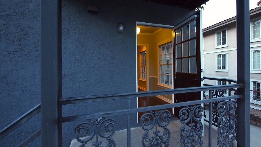 looking into the kitchen-nook for the backdoor